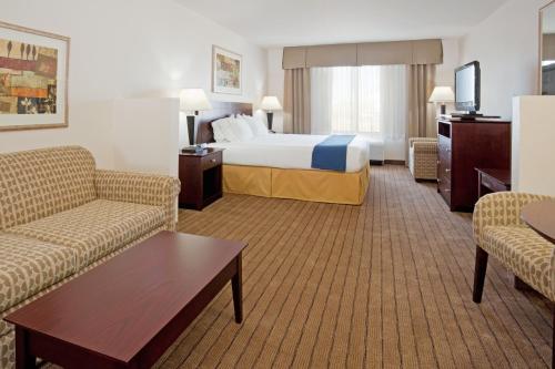 Gallery image of Holiday Inn Express & Suites Buffalo, an IHG Hotel in Buffalo