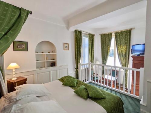 Postel nebo postele na pokoji v ubytování Château d'Urtubie