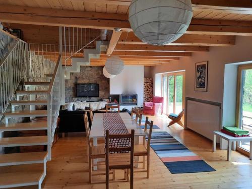 Przystanek Klimczok -przytulny dom na wyłączność z balią i pięknym widokiem na góry