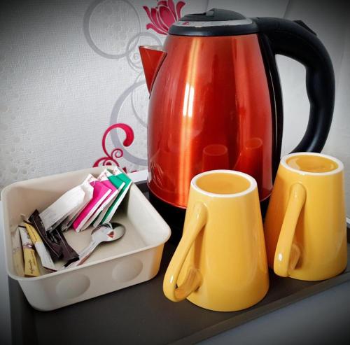 Hotel Up Diekにあるコーヒーまたはお茶