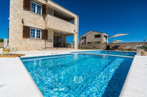 Villa Stancija Privlaka 2 with heated pol