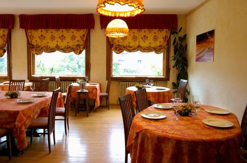 Ресторан / где поесть в Villa Myosotis