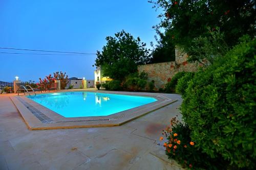 Πισίνα στο ή κοντά στο Villa Asya