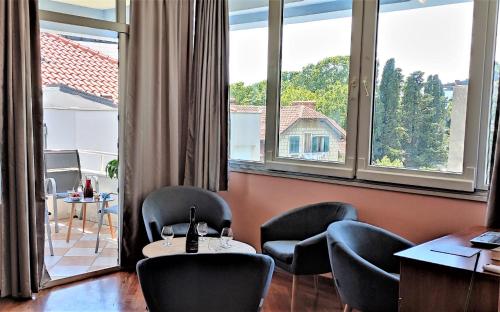 Blue Stella Luxury Apartment