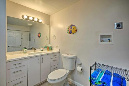 Bilik mandi di Beachfront St Croix Condo with Pool and Lanai!