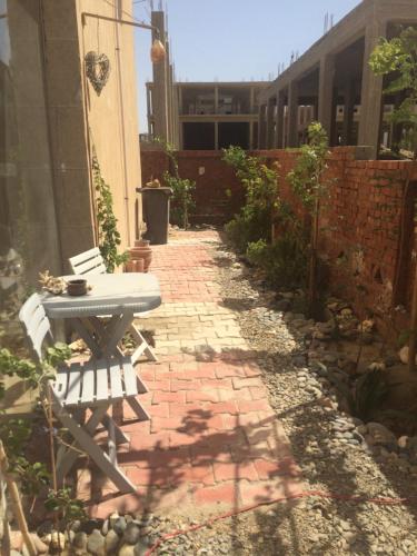 Κήπος έξω από το Lady Queen Apartment