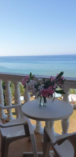 Galeriebild der Unterkunft SUNSET BAY STUDIOS in Agios Georgios