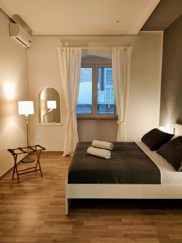 Pithecusa Home
