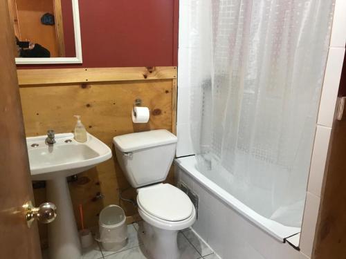 Een badkamer bij Hostal Benavente