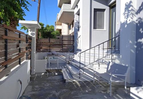 Modern house with garden and bathroom TV in front of the Venetial Walls