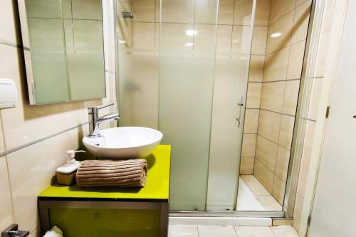 Kupatilo u objektu Donoso Cortes Apartment - Alicante