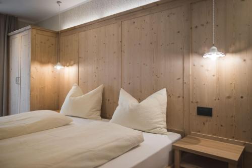 Katil atau katil-katil dalam bilik di Emma Historic Hotel