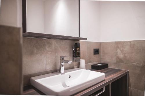 Bilik mandi di Emma Historic Hotel