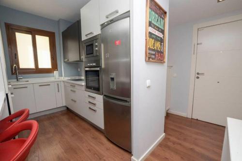 Cuisine ou kitchenette dans l'établissement Apartamento completo - Centro de Algeciras