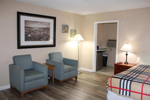 Un lugar para sentarse en ANS INN & SUITES