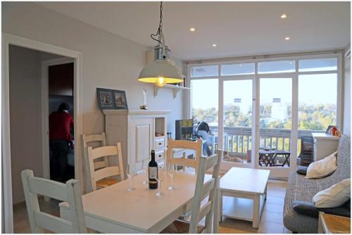 Excellent sea view, free parking, WiFi