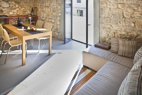 Holiday apartment in Funtana with balcony, air conditioning, WiFi, washing machine 4982-1