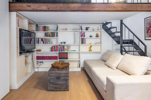 Musician Apartment Colosseo with Piano
