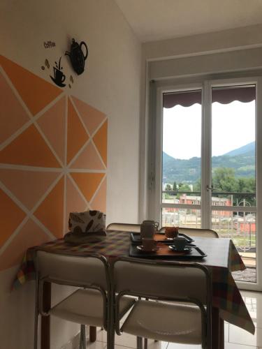 Výhľad na hory alebo výhľad na hory priamo z of the bed and breakfast