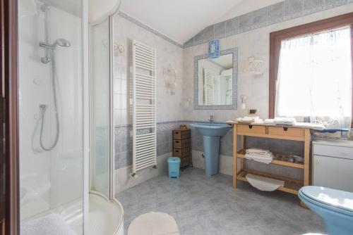 Kupatilo u objektu Locanda San Marino Al Coppo