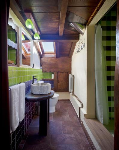 Bilik mandi di Casa Vistaboa Ribeira Sacra