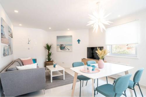 Villa Diana: Bayside View Beauty - a romantic home