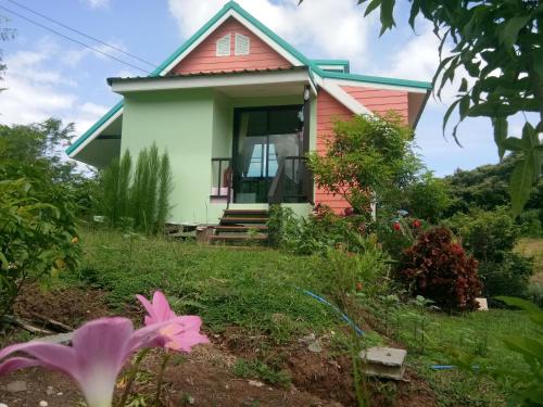 Zahrada ubytování ภูร่องลม ฟาร์ม