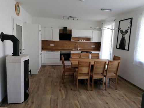 Kuchyňa alebo kuchynka v ubytovaní Appartement Franz Josef