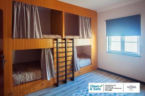 Двох'ярусне ліжко або двоярусні ліжка в номері D. Irene Hostel