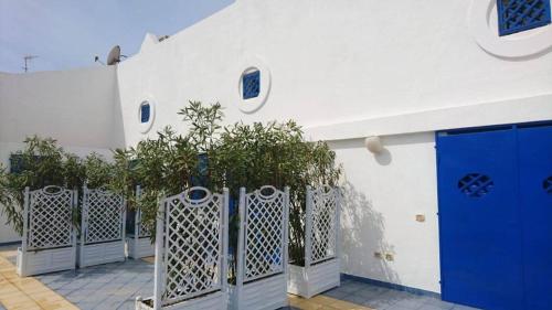 Galeriebild der Unterkunft Marsala lido Tiburon Beach- Villaggio Escondido 2 - n 3 appartamentini adiacenti da 6 posti letto ciascuno fino a 18 posti letto in Marsala
