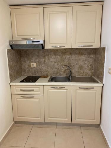 Dapur atau dapur kecil di Apartamente Duplex Berti