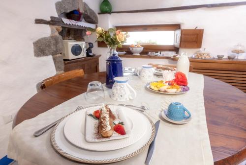 B&Bの敷地内または近くでの食事または食べ物