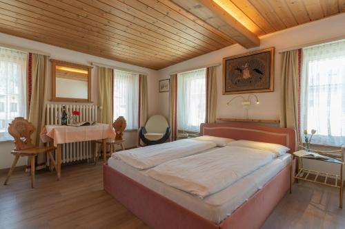 Gallery image of Hotel Alpina in Zernez