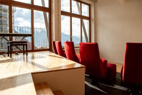 Area soggiorno di Loft with Home Cinema