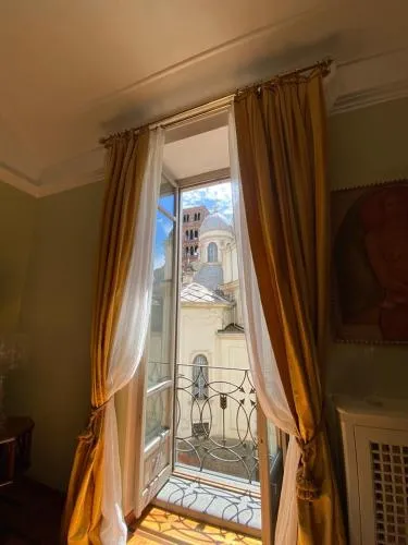 Julius suite photo 1