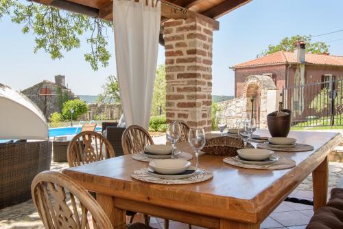 Patio tai muu ulkotila majoituspaikassa Villa Stefani
