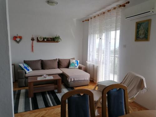 Posedenie v ubytovaní Apartment Varelija