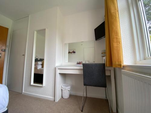 Old Farm Hotel photo 66