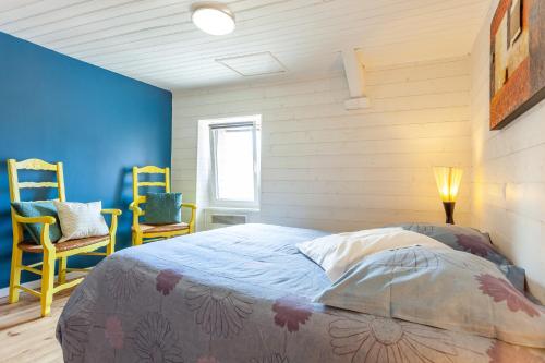 Postel nebo postele na pokoji v ubytování Cute Normandy Chaleureuse Maison au Cap Levi