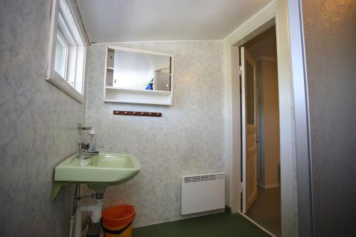 Kylpyhuone majoituspaikassa Semesterhemmet Sommarro
