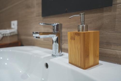 Ένα μπάνιο στο Ulivo Design b&b