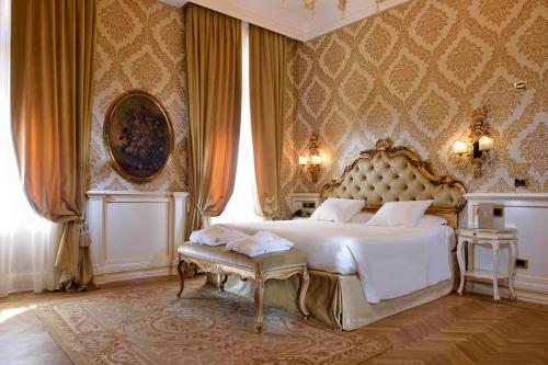 Hotel Ai Reali - Small Luxury Hotels of the World photo 63