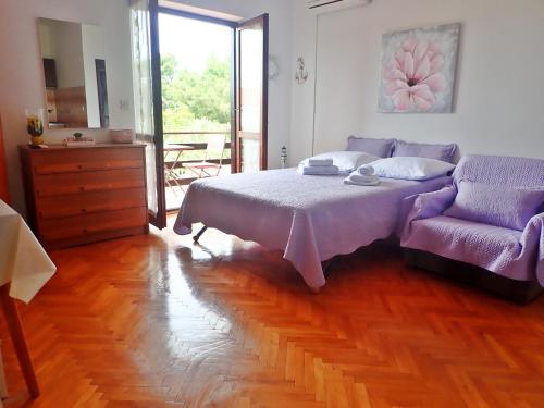 Studio apartments Kiwi-near Paklenica NP