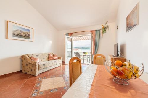 Apartment in Kustici with sea view, balcony, air conditioning, W-LAN 3589-3