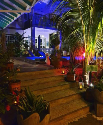Taman di luar Villa Charme de L'ile