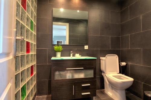 Koupelna v ubytování Romana playa 805 Apartment by GHR Rentals