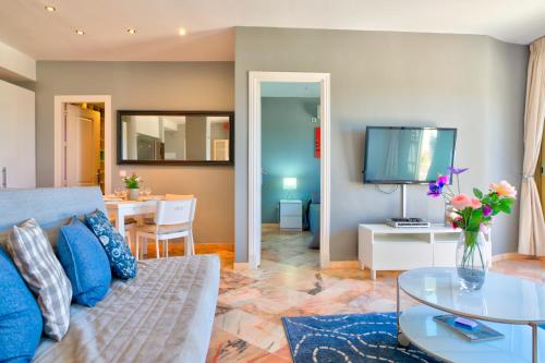 Romana playa 805 Apartment by GHR Rentals, Marbella ...