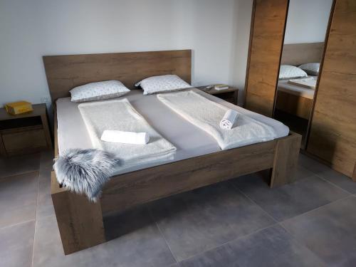 מיטה או מיטות בחדר ב-Roma