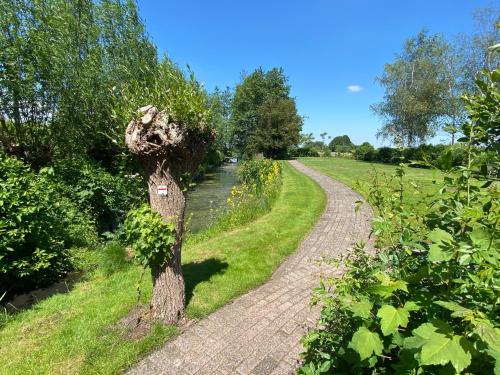 Taman di luar B&B Lekkerkerk