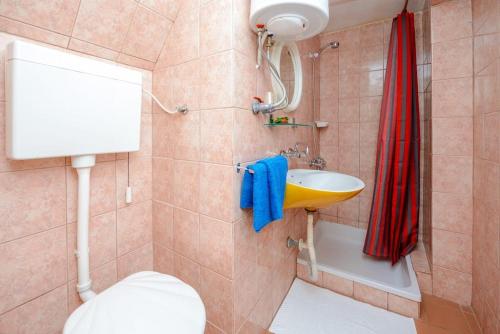 Kúpeľňa v ubytovaní Room in Cavtat with sea view, balcony, air conditioning, W-LAN 3686-1